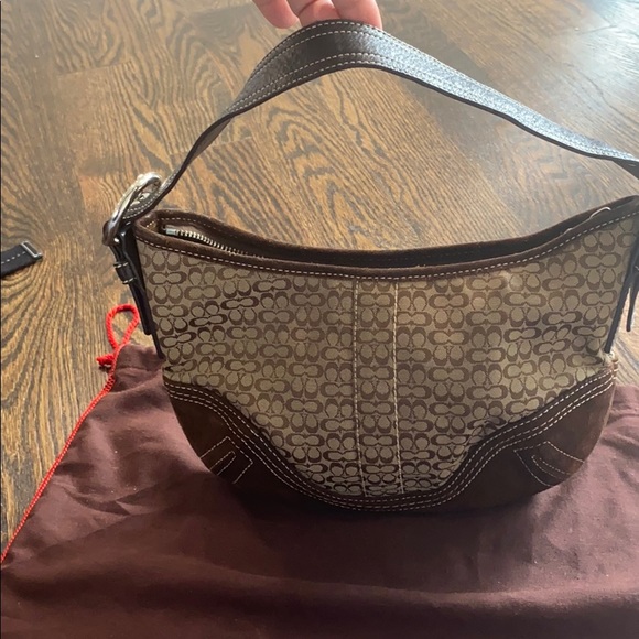 Coach bag and comes with dust bag - Picture 5 of 5